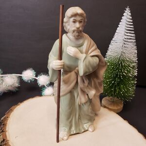 Beautiful Royal Doulton Nativity Hand Painted Porcelain Joseph Figurine 7"